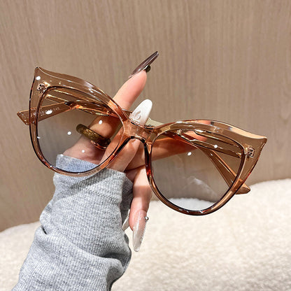 Modische Damen Cat-Eye-Sonnenbrille – Bold Design in Kontrastfarben – UV-Schutz für Strand & City