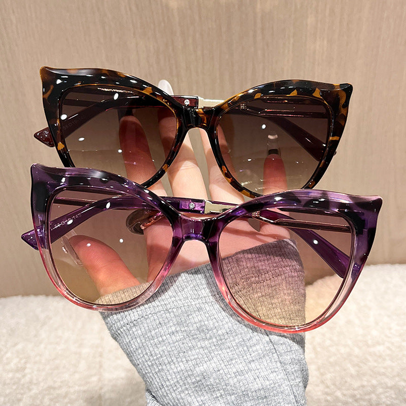 Modische Damen Cat-Eye-Sonnenbrille – Bold Design in Kontrastfarben – UV-Schutz für Strand & City