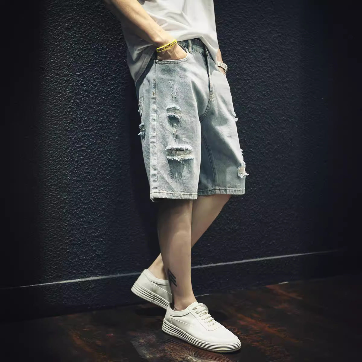 Stylisch Gerissene Jeans