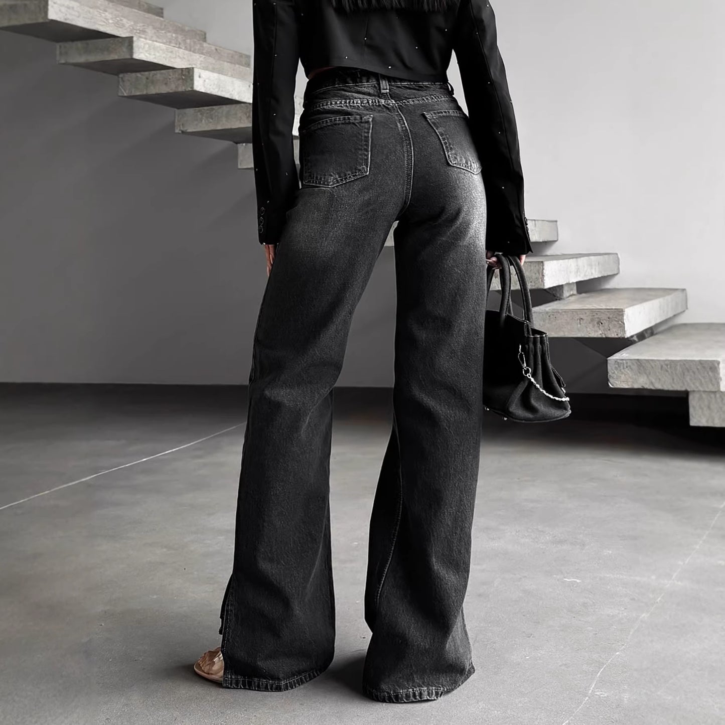 Damen Flare-Jeans mit schrägem Bund – High-Waist & leicht ausgestellt – Washed Black Denim