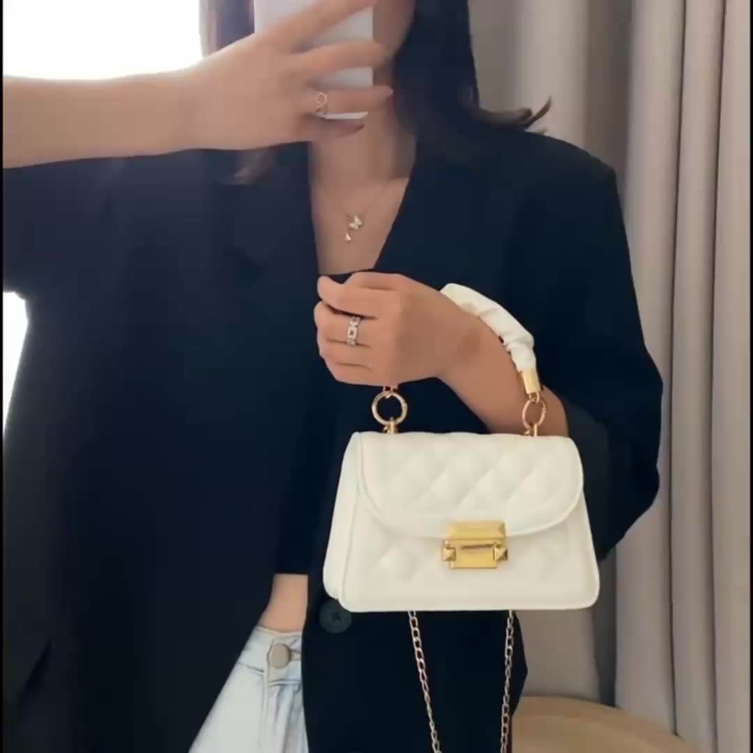 Elegante Designer-Tasche mit edler Steppung & modischem Statement-Griff – Exklusiver Look