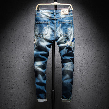 Bunt bestickte Loch-Jeans