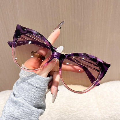 Modische Damen Cat-Eye-Sonnenbrille – Bold Design in Kontrastfarben – UV-Schutz für Strand & City