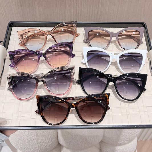 Modische Damen Cat-Eye-Sonnenbrille – Bold Design in Kontrastfarben – UV-Schutz für Strand & City